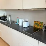 Evans Realty Bc Estudio En Centro Апартаменти *